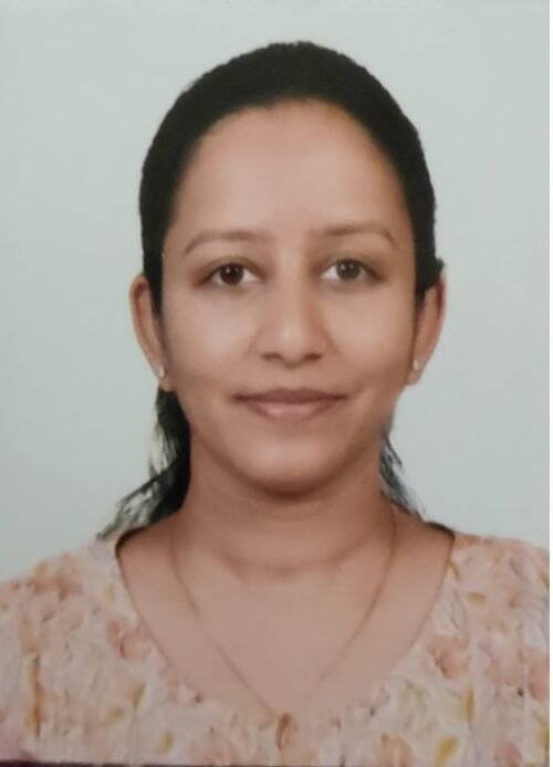 Dr. Komal Taftari physiotherapist Anoop Nagar Indore treating orthopedic and pain management patients